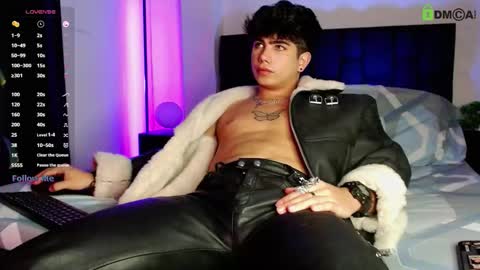 Lyle Bennett Freelance Model online show from 02.06.26