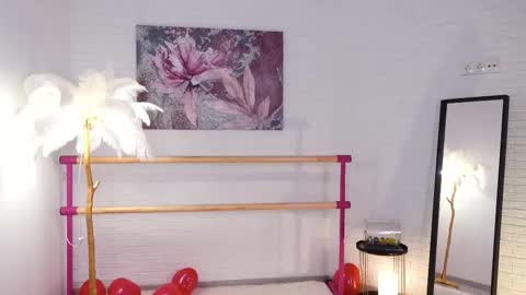 Snapshot of lyly_loveyou chatting on 02.11.25 Lyly online show from 02.11.25