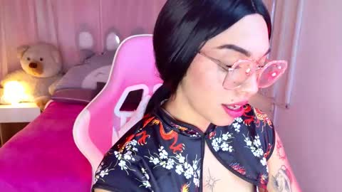 Lyna love online show from 10.15.25