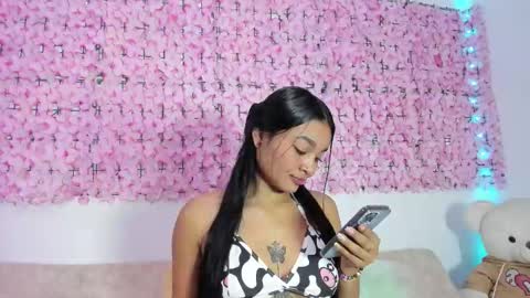 Snapshot of lynda_bonnie chatting on 11.05.25 lynda_bonnie online show from 11.05.25