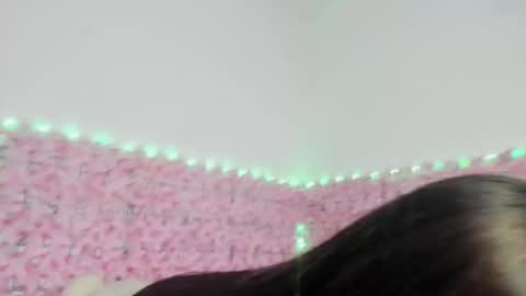 Snapshot of lynda_bonnie chatting on 12.18.25 lynda_bonnie online show from 12.18.25