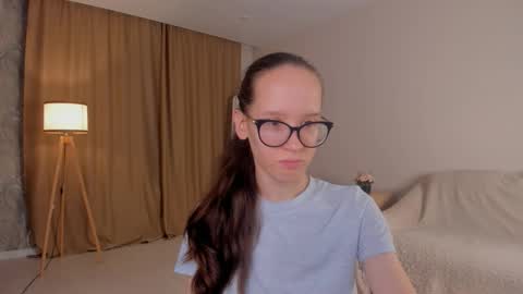 Snapshot of lynettebails chatting on 10.26.25 Sara online show from 10.26.25