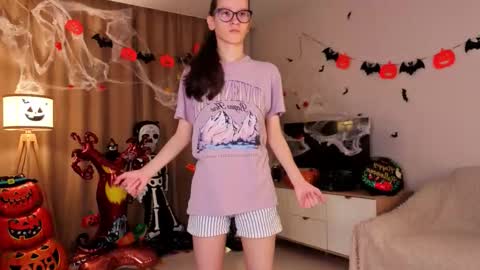 Snapshot of lynettebails chatting on 11.02.25 Sara online show from 11.02.25