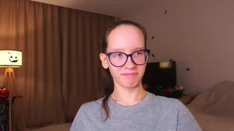 Snapshot of lynettebails chatting on 11.14.25 Sara online show from 11.14.25