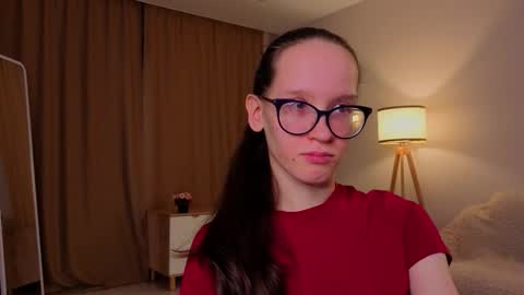 Snapshot of lynettebails chatting on 12.16.25 Sara online show from 12.16.25