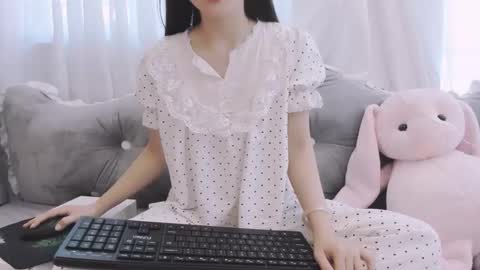 Snapshot of lynh_baby chatting on 06.03.26 Lynh online show from 06.03.26