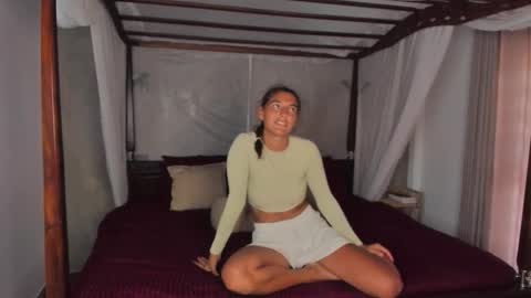  LYNN  online show from 11.15.25