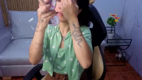 Snapshot of lynn_turner_ chatting on 02.03.26 lynn_turner_ online show from 02.03.26