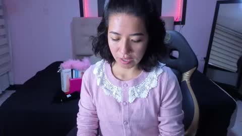 Snapshot of lynn_turner_ chatting on 02.15.26 lynn_turner_ online show from 02.15.26