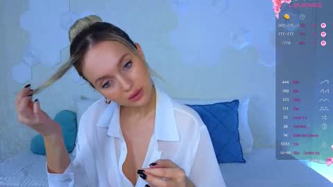 Lana online show from 12.22.25