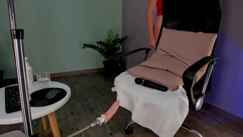 Snapshot of lynnsam_ chatting on 02.05.25 lynnsam_ online show from 02.05.25