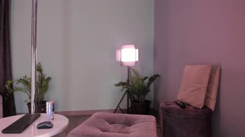 Snapshot of lynnsam_ chatting on 02.09.25 lynnsam_ online show from 02.09.25