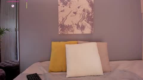 Snapshot of lynnsam_ chatting on 10.24.25 lynnsam_ online show from 10.24.25