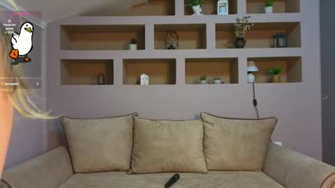 Snapshot of lynntiny chatting on 09.18.25 Lynn online show from 09.18.25