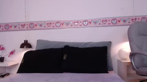 Snapshot of lyra_gh chatting on 12.08.24 LYRA online show from 12.08.24