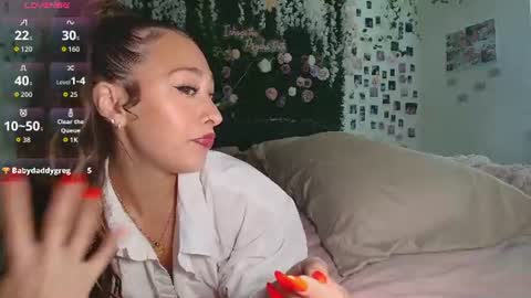 Snapshot of lyracovee chatting on 06.20.26 Lyra online show from 06.20.26
