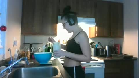 Snapshot of lyrajrose chatting on 01.06.25 Lyra Rose online show from 01.06.25