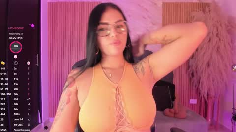 Snapshot of lys_with chatting on 10.21.25 VIVIANA online show from 10.21.25