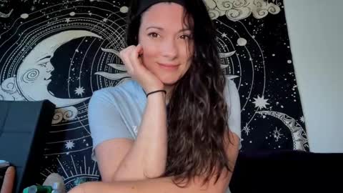 Snapshot of m0llyp0ppins chatting on 11.06.25 M0lly online show from 11.06.25