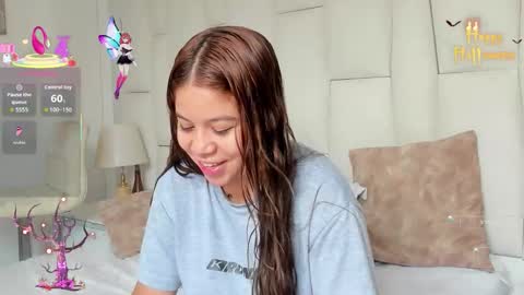 Snapshot of m1lk_choc chatting on 11.02.25 Mila online show from 11.02.25