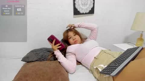 Snapshot of m1lk_choc chatting on 11.30.25 Mila online show from 11.30.25