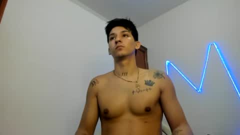 Snapshot of maaster420 chatting on 11.17.25 itgram pezlo josue online show from 11.17.25