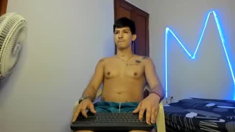 Snapshot of maaster420 chatting on 11.18.25 itgram pezlo josue online show from 11.18.25