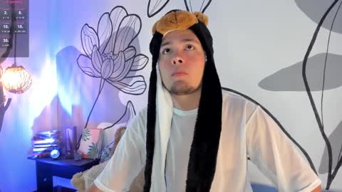 Snapshot of maax_taylor01 chatting on 09.19.25 online show from 09.19.25