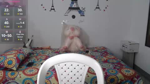 macarena_05_ online show from 09.13.25