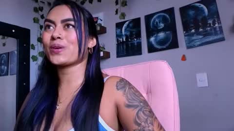Macey Elliot Modelo Independiente online show from 11.03.25