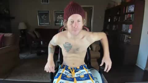 Snapshot of machinecumkelly69 chatting on 02.26.25 machinecumkelly69 online show from 02.26.25