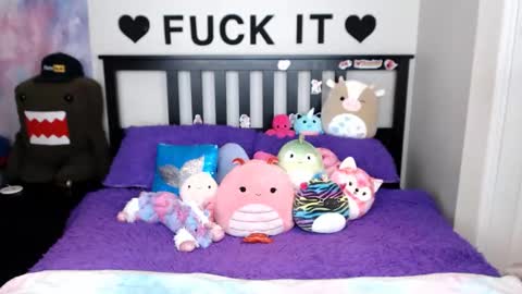 Mackenzie Wolfe online show from 11.27.25