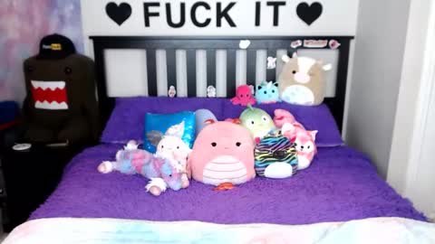 Mackenzie Wolfe online show from 12.18.25