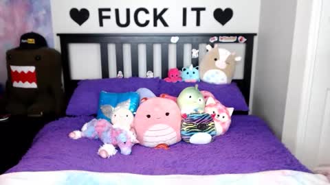 Mackenzie Wolfe online show from 12.19.25