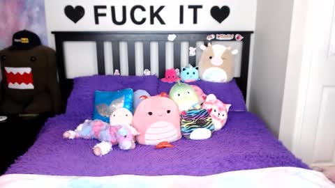 Mackenzie Wolfe online show from 12.21.25