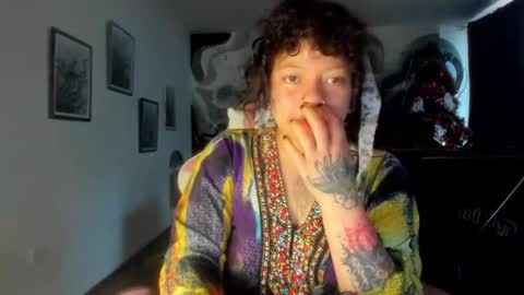 Snapshot of madam_sativa chatting on 01.14.26 di online show from 01.14.26