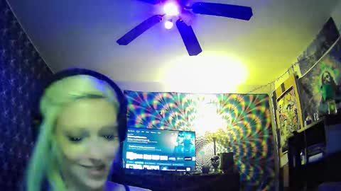 Snapshot of madame_lucifer chatting on 10.24.25 Madame Lucifer online show from 10.24.25