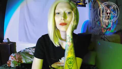 Snapshot of madame_lucifer chatting on 11.02.25 Madame Lucifer online show from 11.02.25