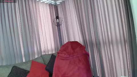 Snapshot of madamme_rachell chatting on 06.12.26 Rachell online show from 06.12.26