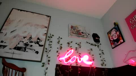 Snapshot of maddi_avalon chatting on 02.26.25 Maddi Avalon online show from 02.26.25