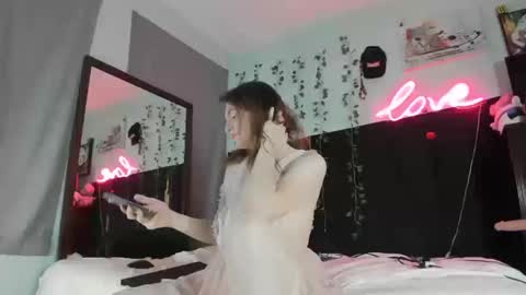 Snapshot of maddi_avalon chatting on 10.18.25 Maddi Avalon online show from 10.18.25