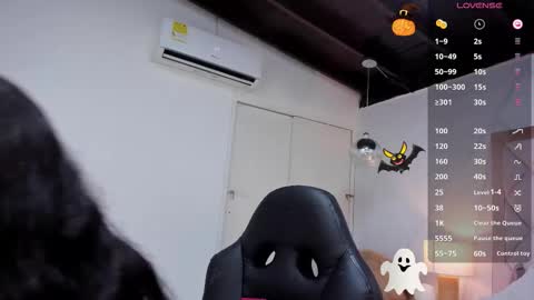 Maddie Grey online show from 11.04.25