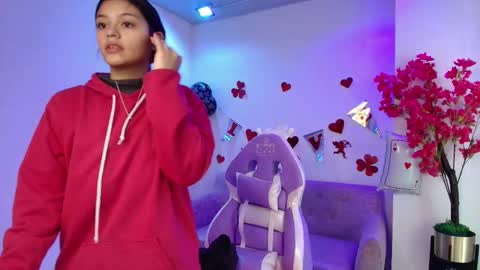 Snapshot of maddie_t18 chatting on 02.13.26 maddie_t18 online show from 02.13.26