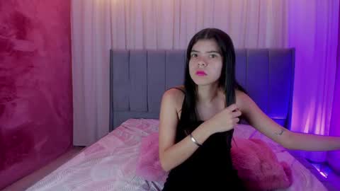 Maddy Please help me with your thumbs up its important online show from 12.13.24