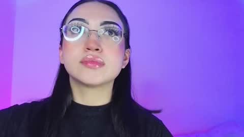 Snapshot of maddyghost chatting on 09.11.25 Please followme and rate me your thumbs up online show from 09.11.25