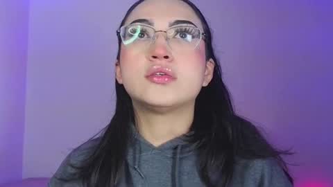 Snapshot of maddyghost chatting on 09.19.25 Please followme and rate me your thumbs up online show from 09.19.25