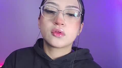 Snapshot of maddyghost chatting on 09.25.25 Please followme and rate me your thumbs up online show from 09.25.25