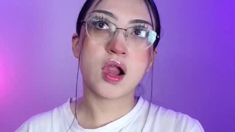 Snapshot of maddyghost chatting on 09.26.25 Please followme and rate me your thumbs up online show from 09.26.25