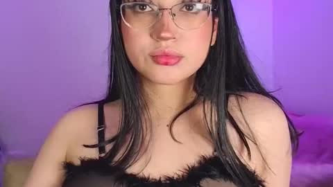 Snapshot of maddyghost chatting on 11.28.25 Please followme and rate me your thumbs up online show from 11.28.25