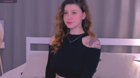 Snapshot of made_by_heaven chatting on 02.10.25 Rada online show from 02.10.25